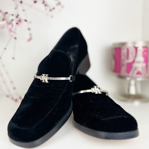 Calvin Klein Black Tiffany Velvet Heeled Loafers Silver Logo Hardware Size 8 M - Picture 1 of 12